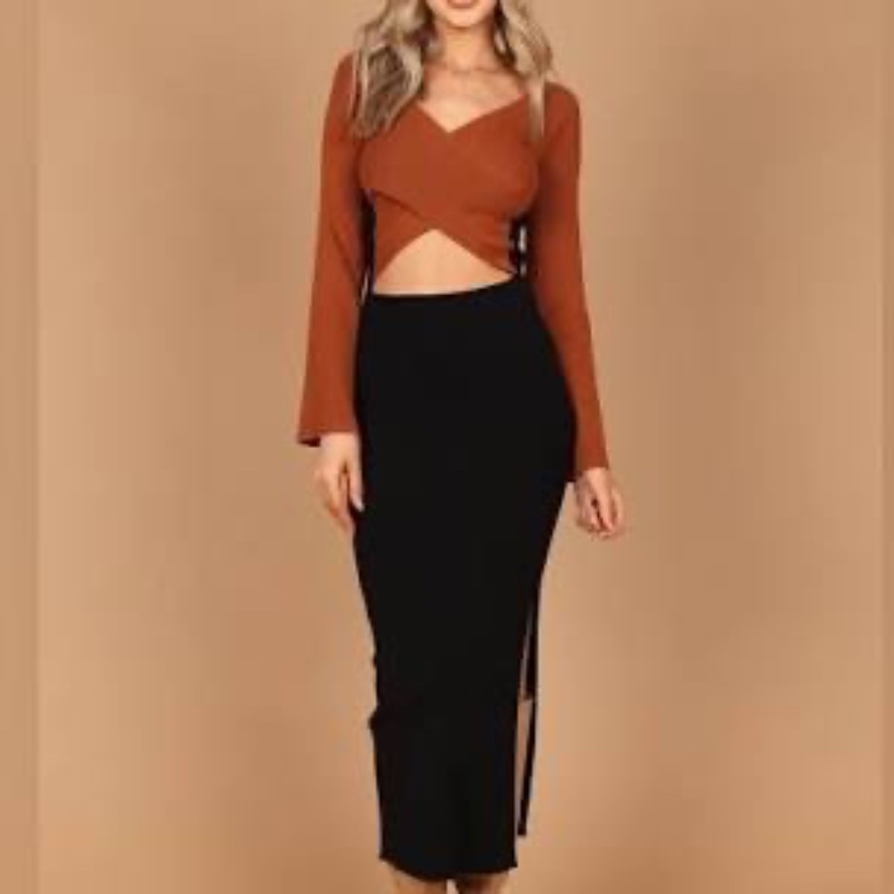 Petal & Pup Luxe Black/Tan Long Sleeve Rib Knit Cutaway Maxi Dress Sz M